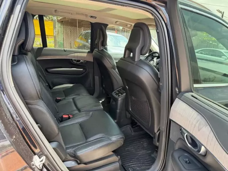 Volvo XC90   - 2021