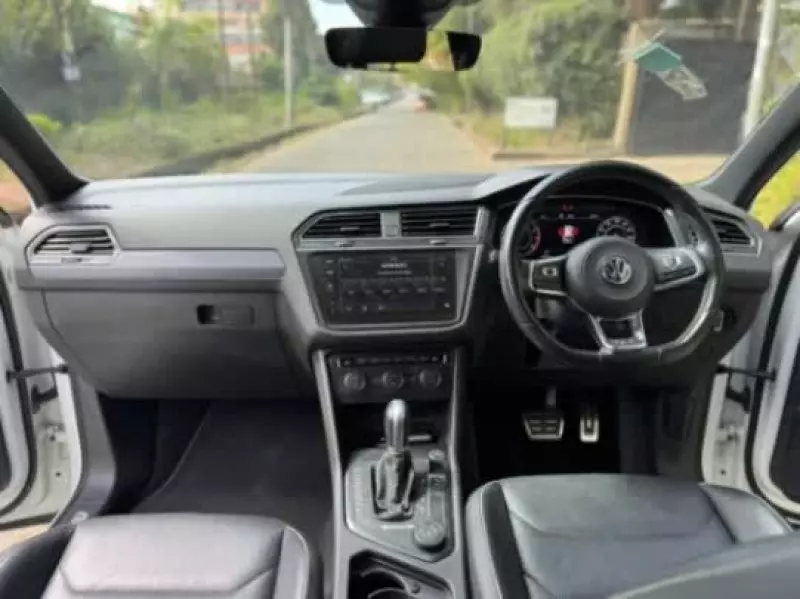 Volkswagen Tiguan   - 2019