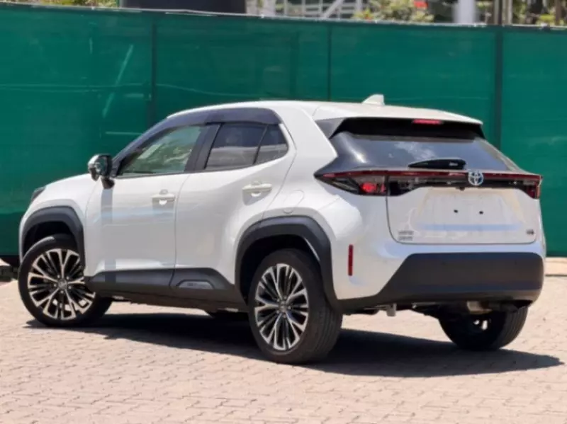 TOYOTA Yaris   - 2020
