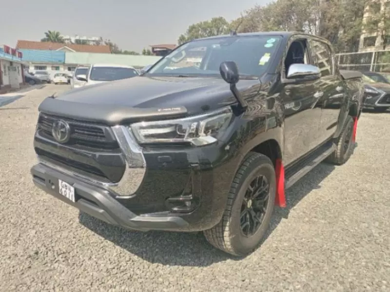 TOYOTA Hilux   - 2021