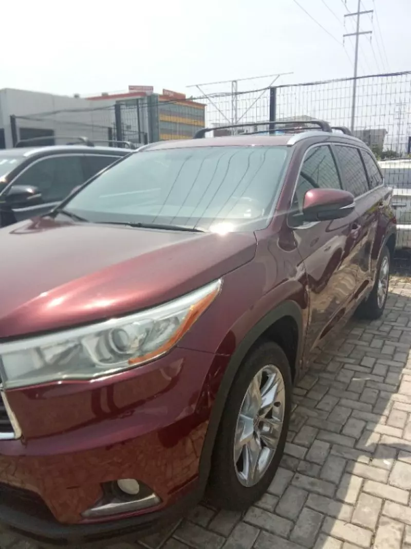 Toyota Highlander   - 2015