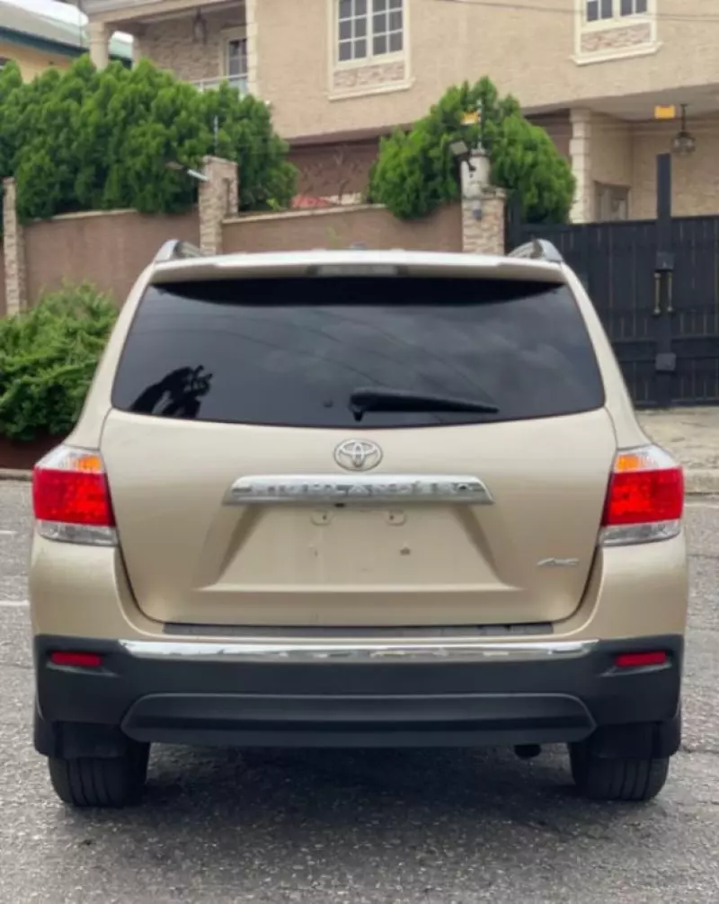 TOYOTA Highlander   - 2012