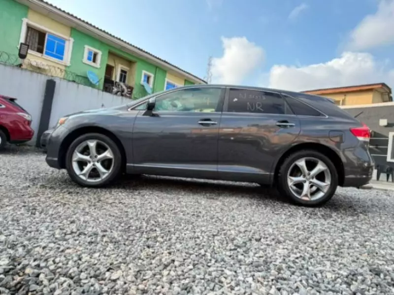 TOYOTA Venza   - 2010