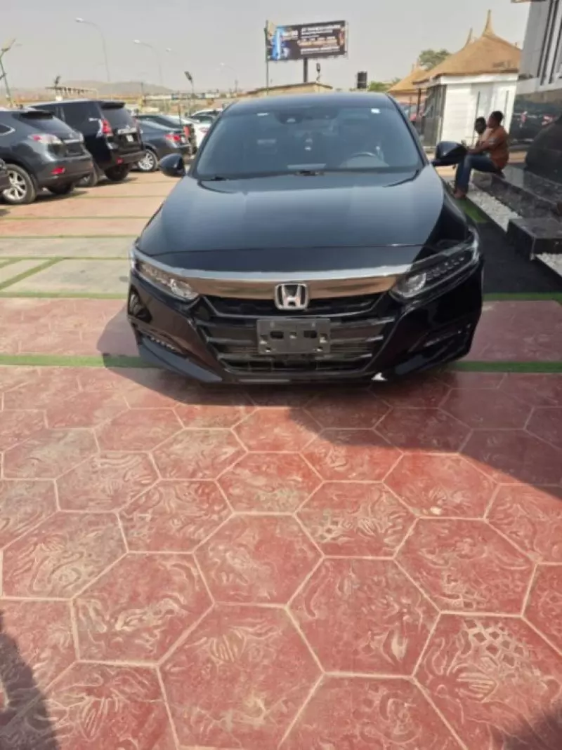 Honda Accord   - 2019