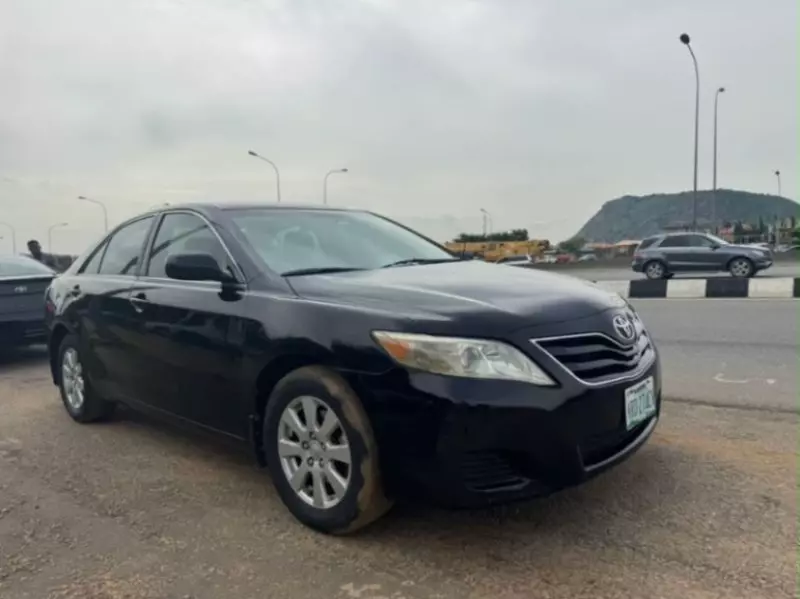 TOYOTA Camry   - 2010