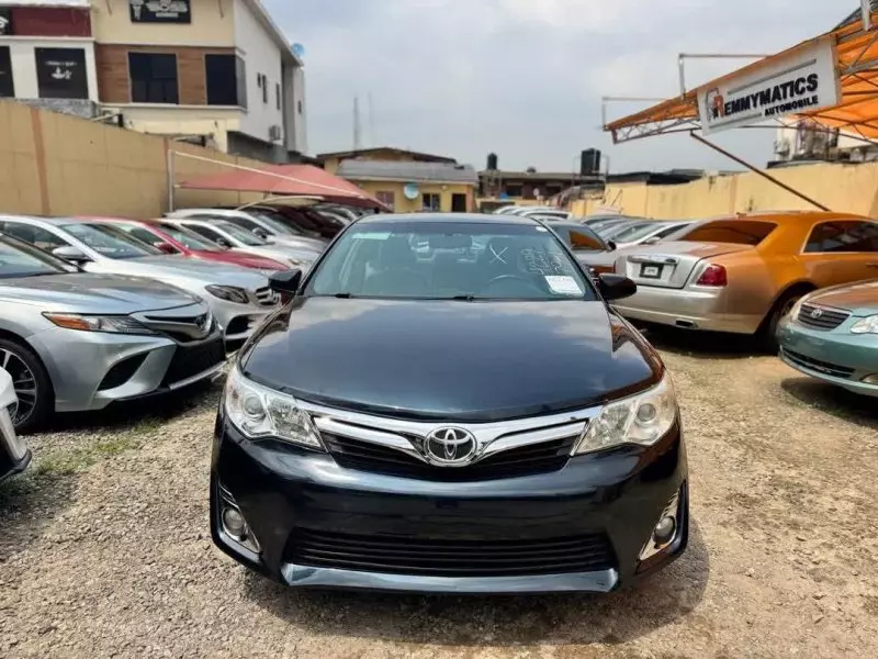 Toyota Camry   - 2012