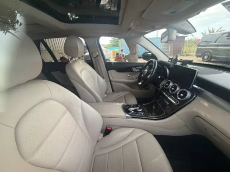 Mercedes-Benz GLC 300   - 2017