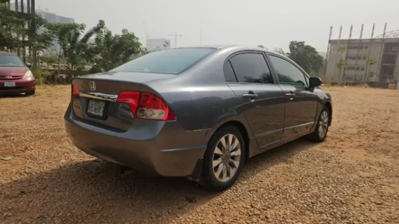Honda Civic   - 2009