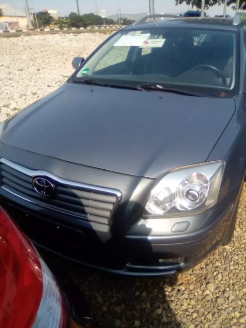 Toyota Avensis   - 2005