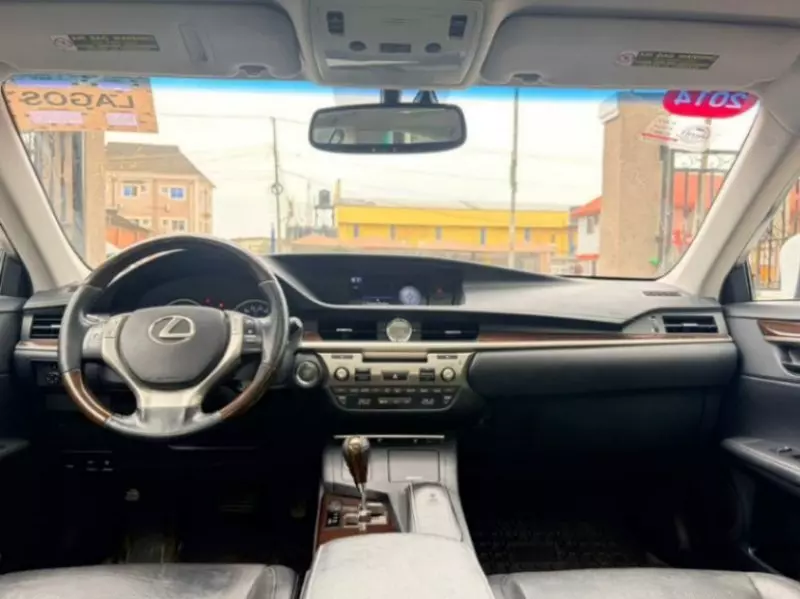 Lexus ES   - 2014