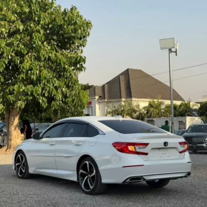 Honda Accord   - 2018