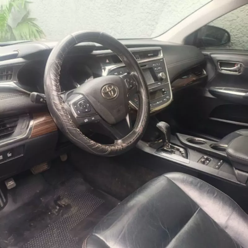 Toyota Avalon   - 2013