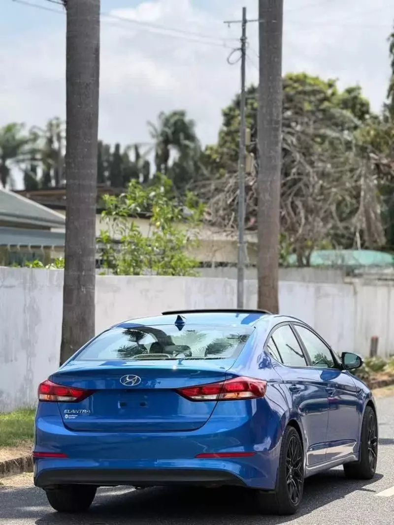 Hyundai Elantra   - 2018
