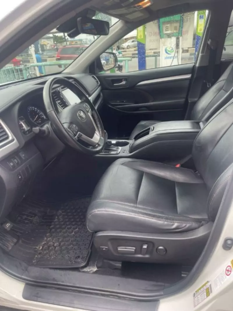 TOYOTA Highlander   - 2019
