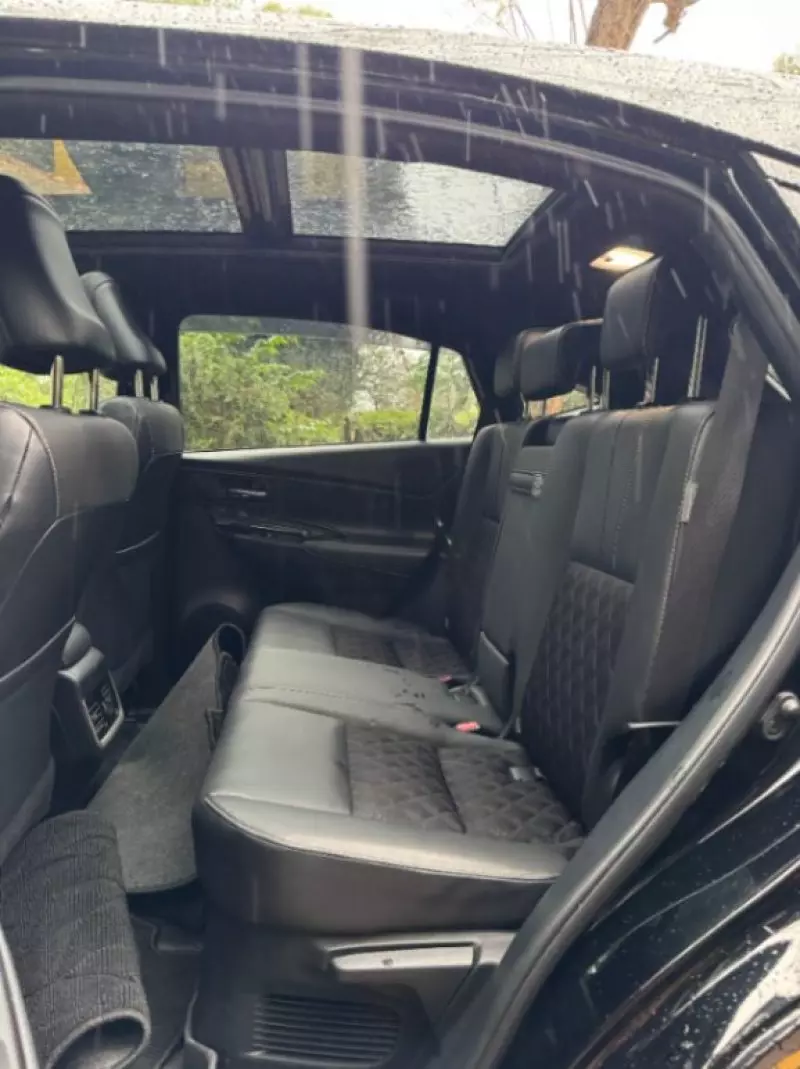 Toyota Harrier   - 2019