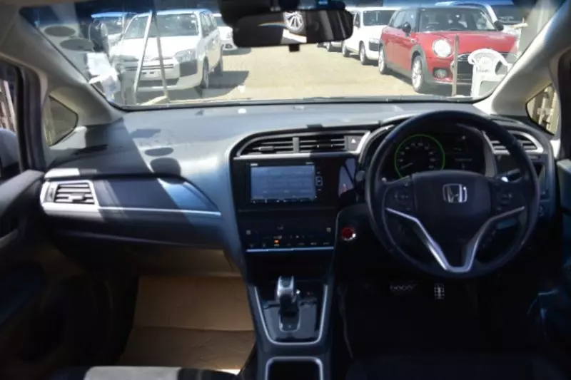 Honda Fit shuttle    - 2018