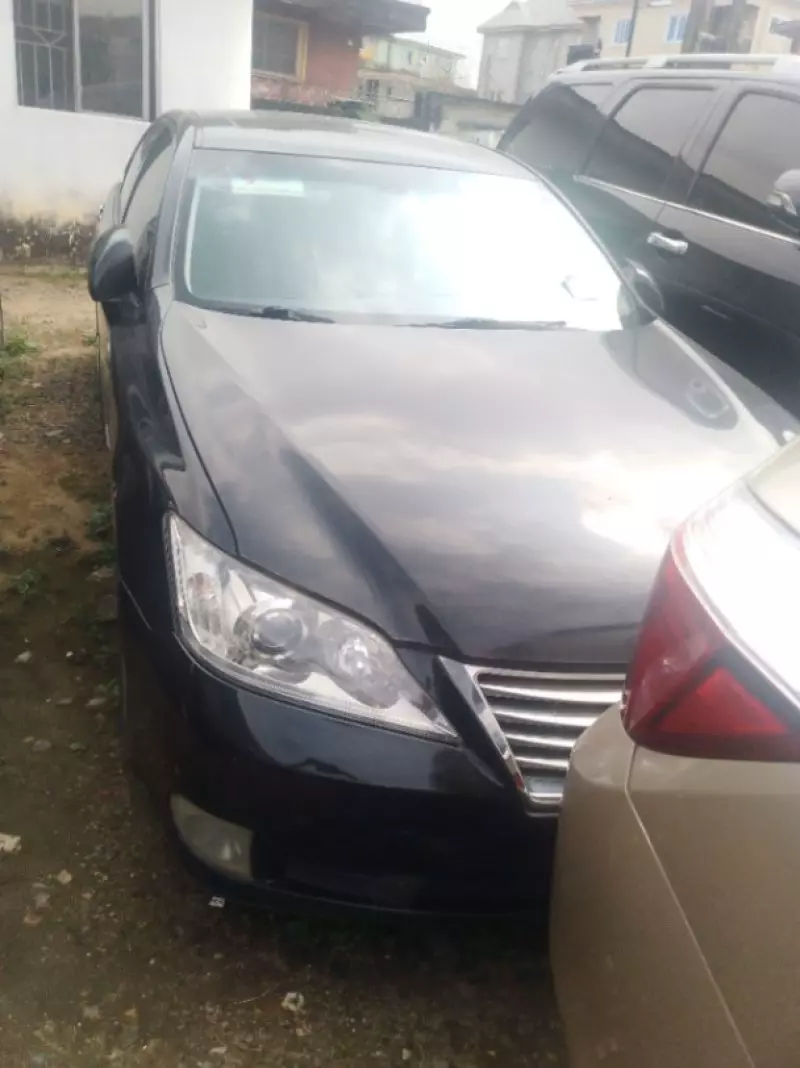 Lexus ES   - 2011