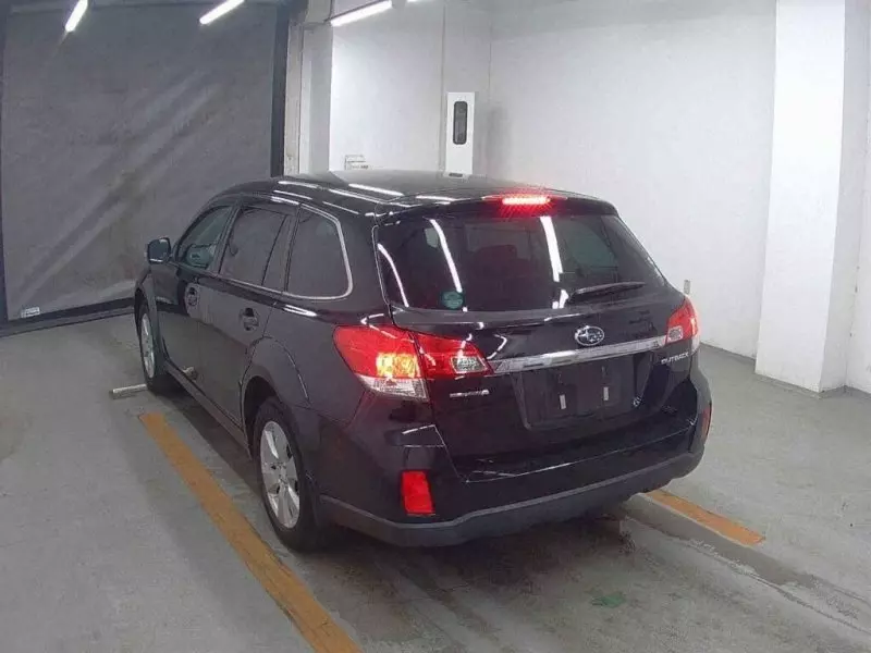 Subaru Outback   - 2011