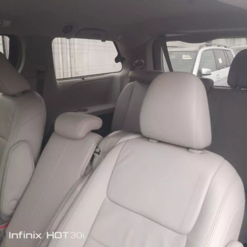 TOYOTA Sienna - 2017