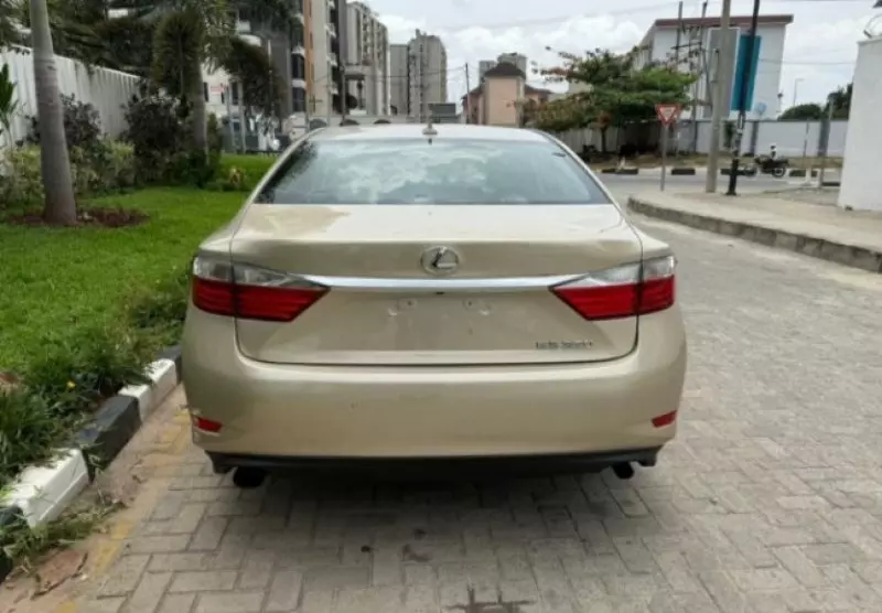 Lexus ES 350   - 2013