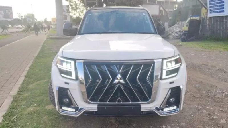 Mitsubishi Pajero   - 2020