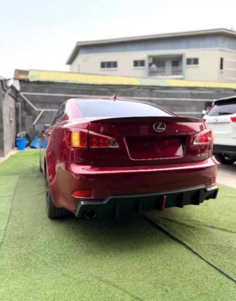 Lexus IS   - 2011