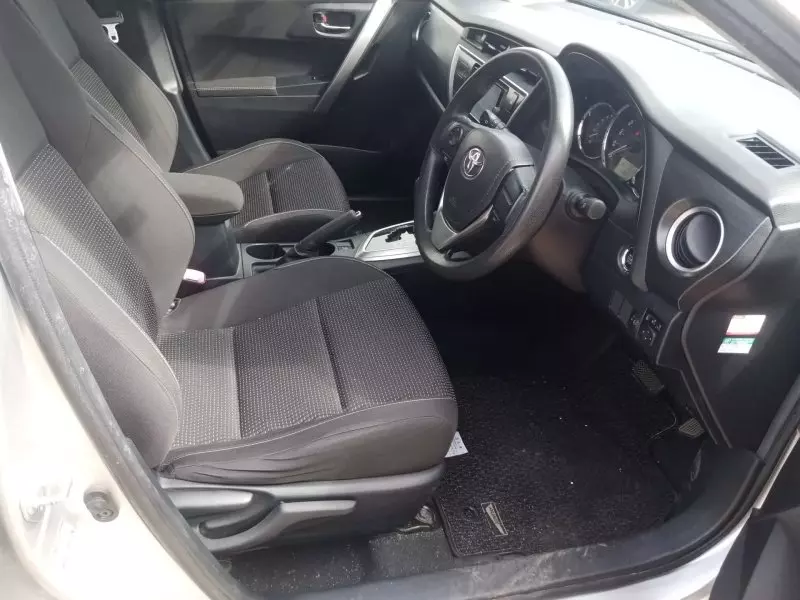 Toyota Auris   - 2012