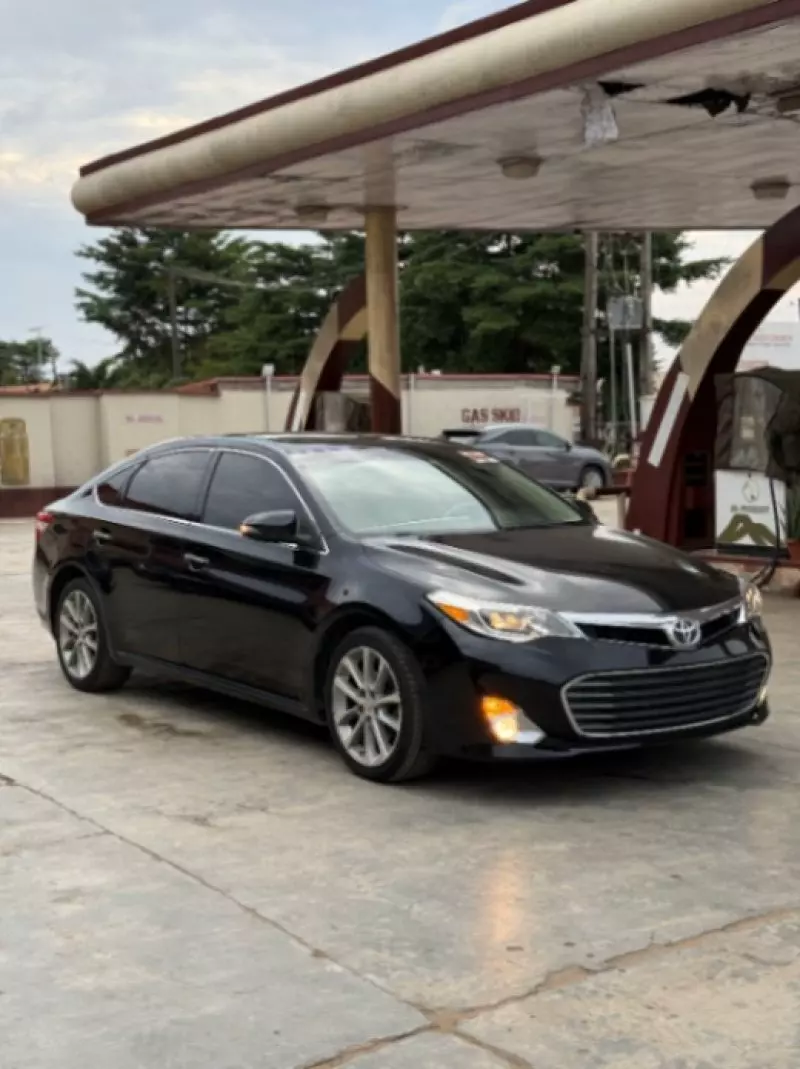 TOYOTA Avalon   - 2015