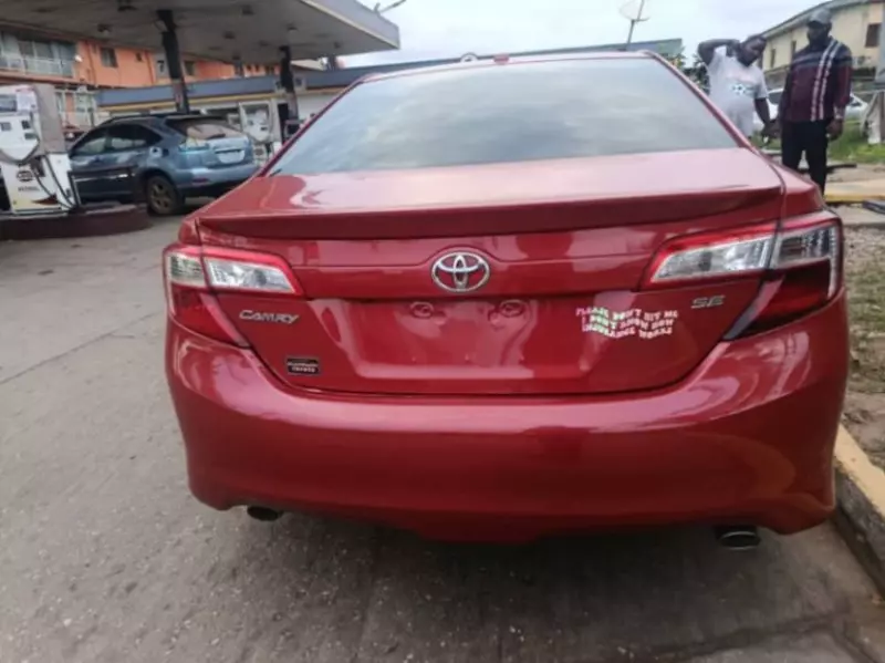 Toyota Camry   - 2012