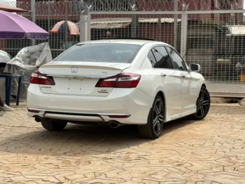 Honda Accord   - 2016