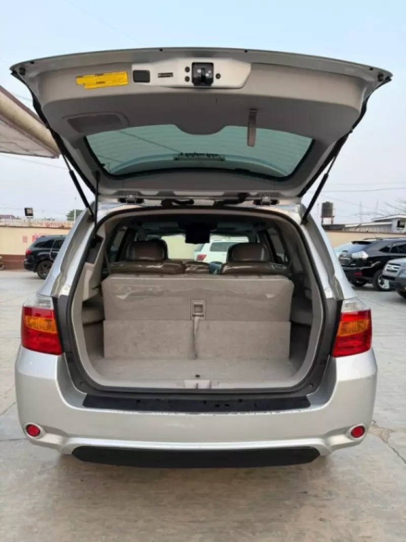 Toyota Highlander   - 2010