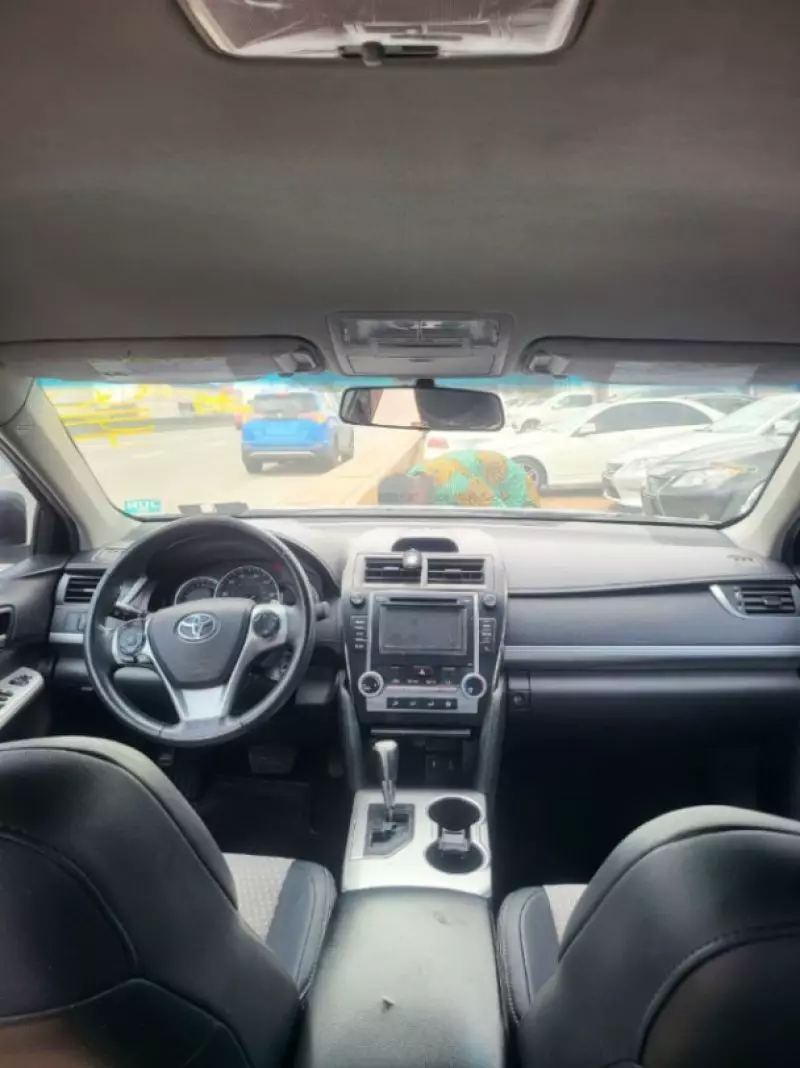 Toyota Camry   - 2014