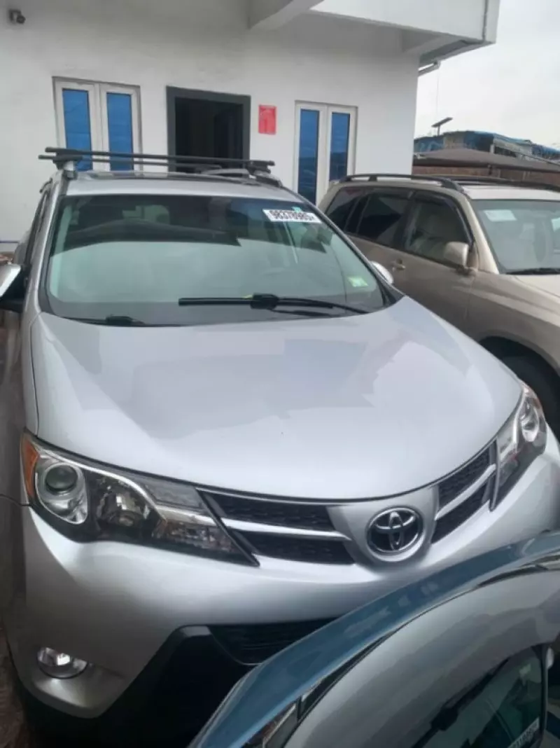 TOYOTA RAV 4 - 2015