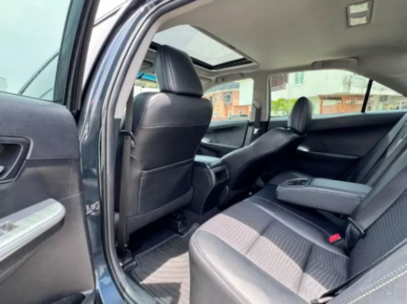 Toyota Camry   - 2014