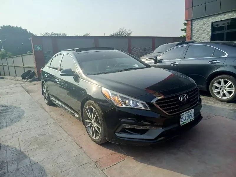 Hyundai Sonata   - 2015