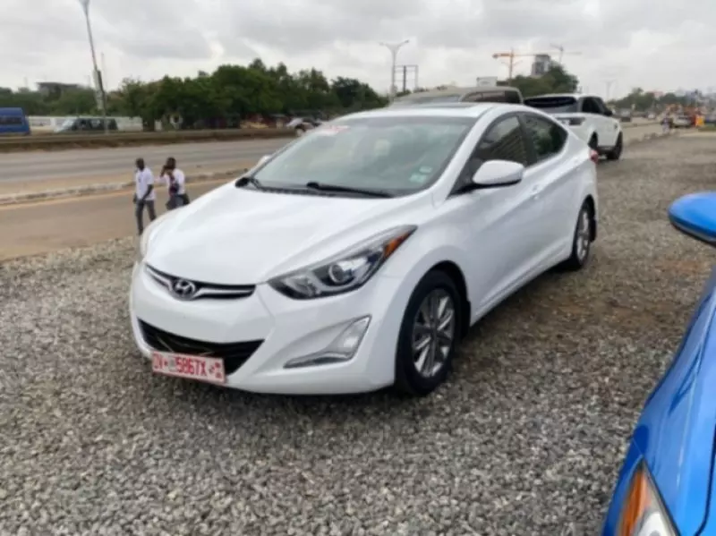 Hyundai Elantra   - 2015