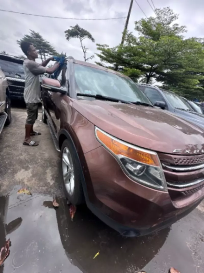 Ford Explorer   - 2014