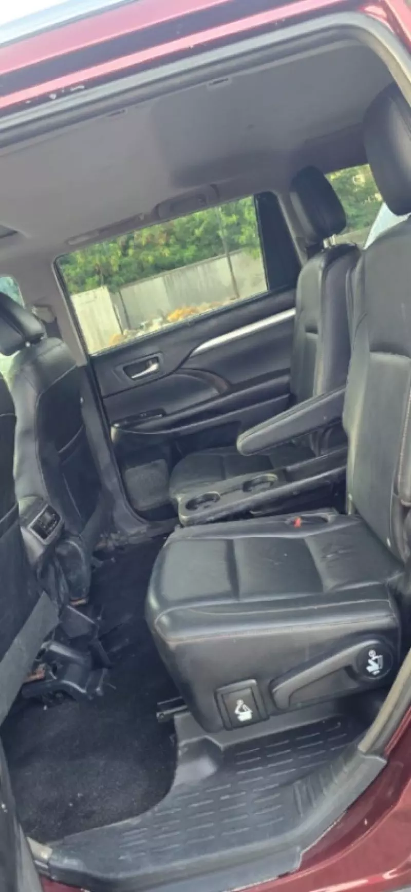 Toyota Highlander   - 2016