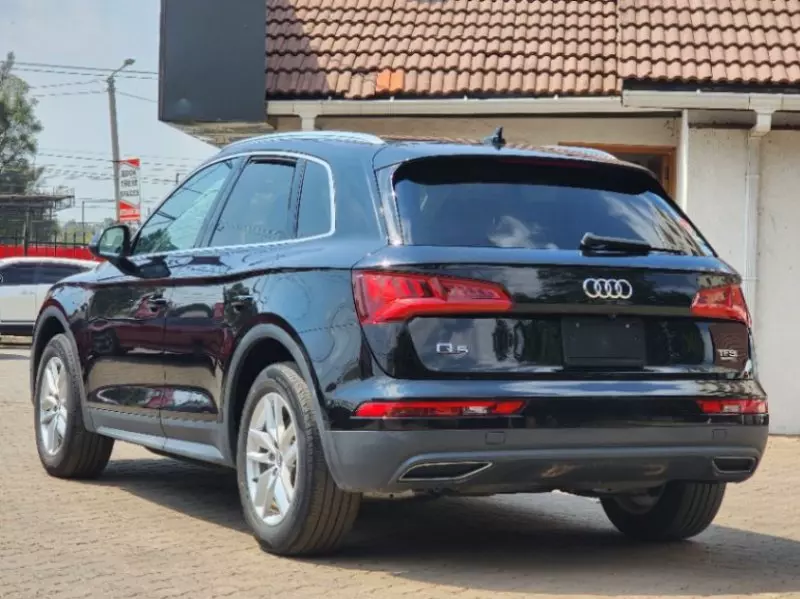 Audi Q5   - 2018