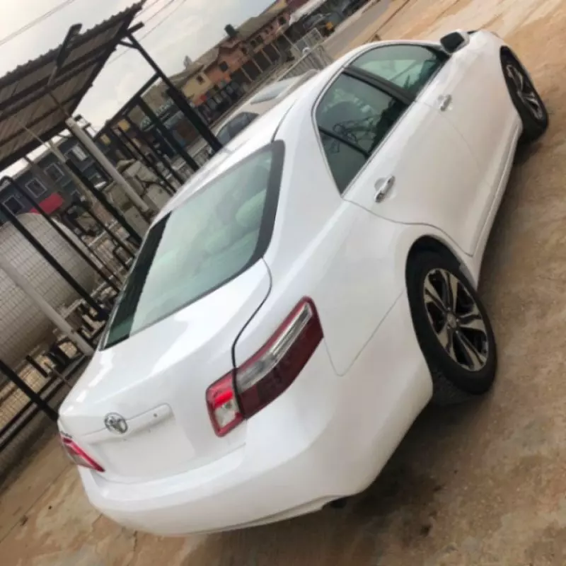 Toyota Camry - 2010