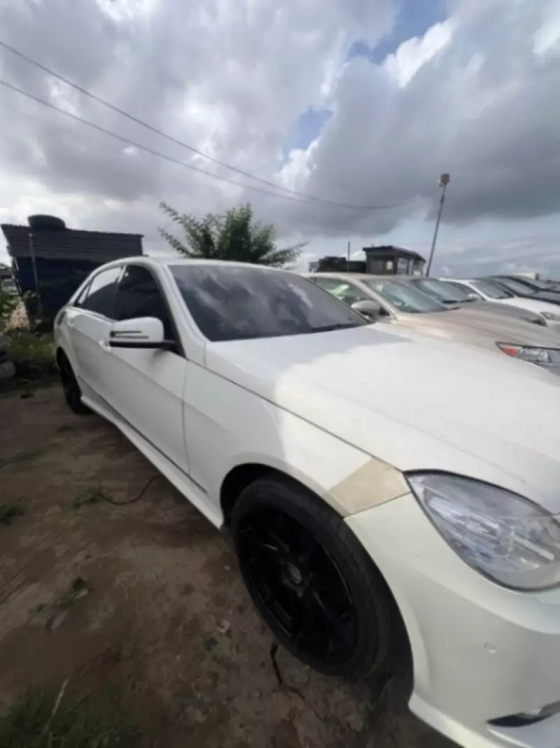 Mercedes-Benz E-Class   - 2010