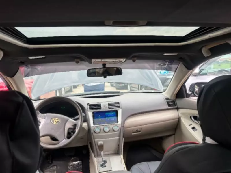 Toyota Camry   - 2009