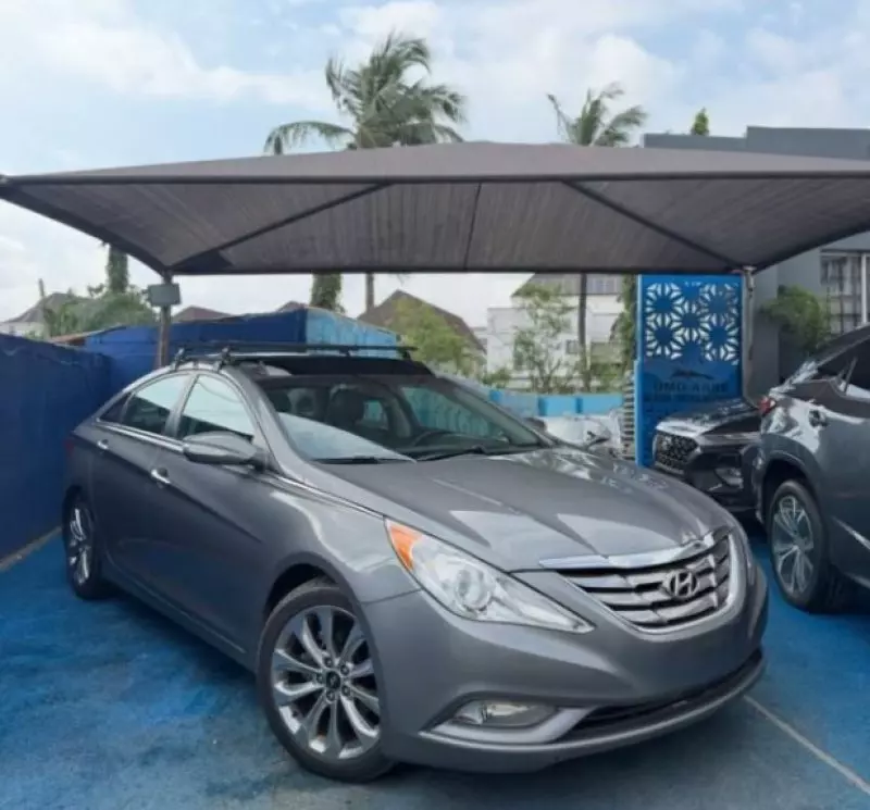 Hyundai Sonata   - 2013