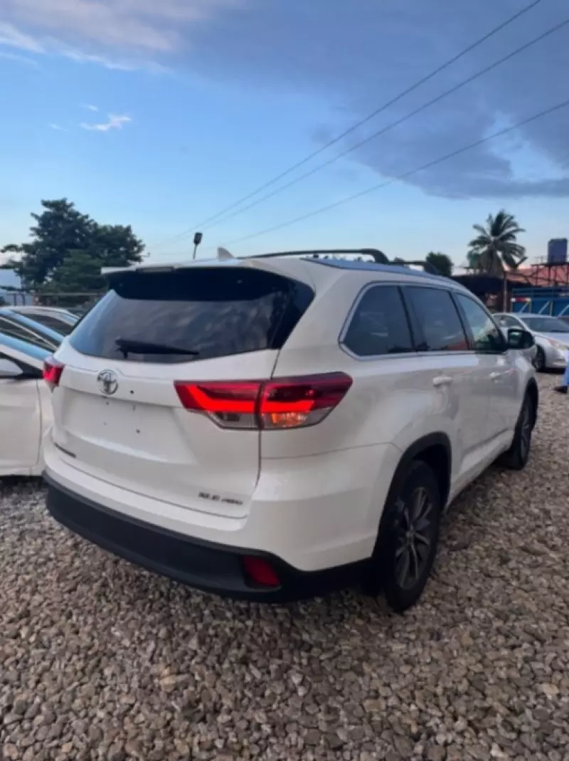 TOYOTA Highlander   - 2017