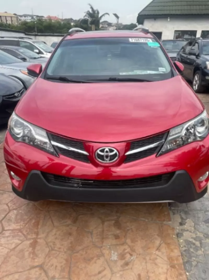 Toyota RAV 4   - 2015