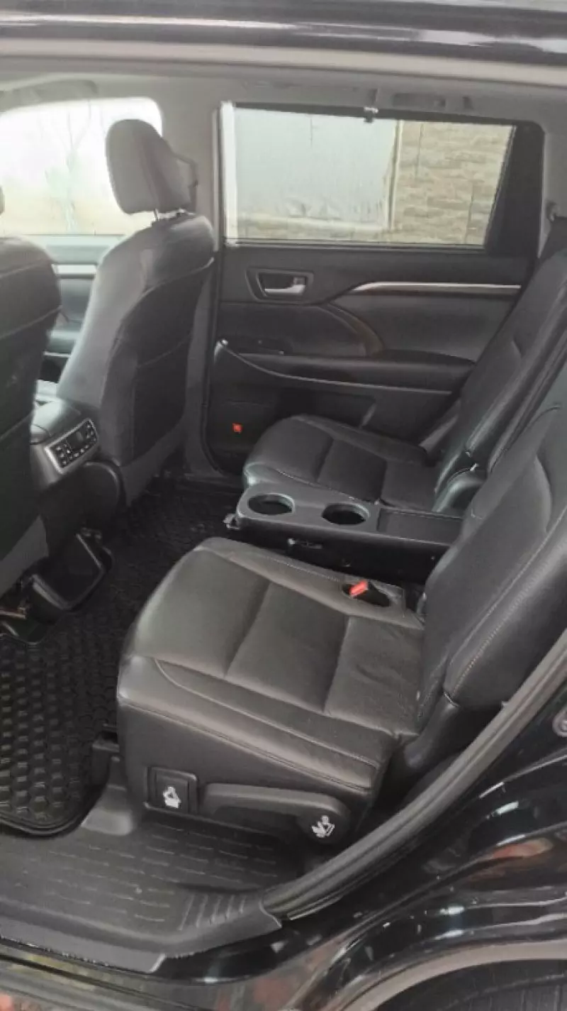Toyota Highlander   - 2014