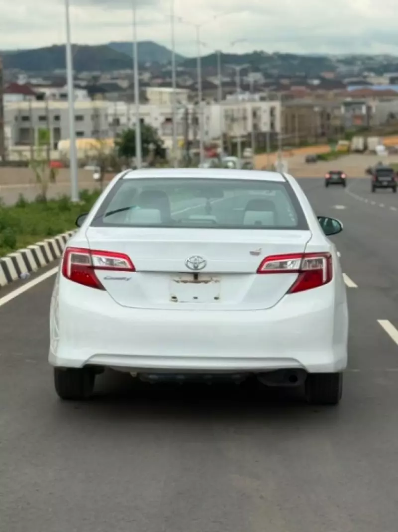 TOYOTA Camry - 2013