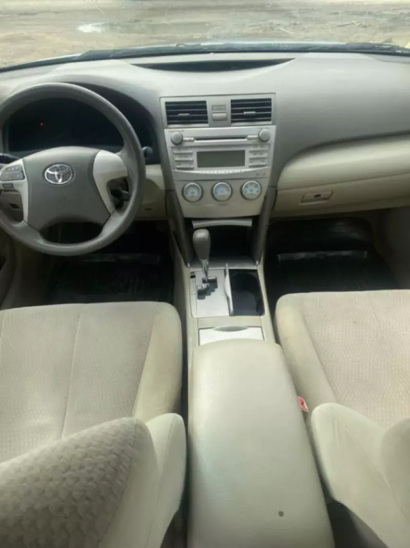 TOYOTA Camry   - 2010