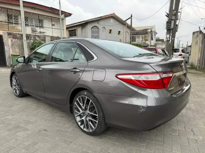 Toyota Camry   - 2016