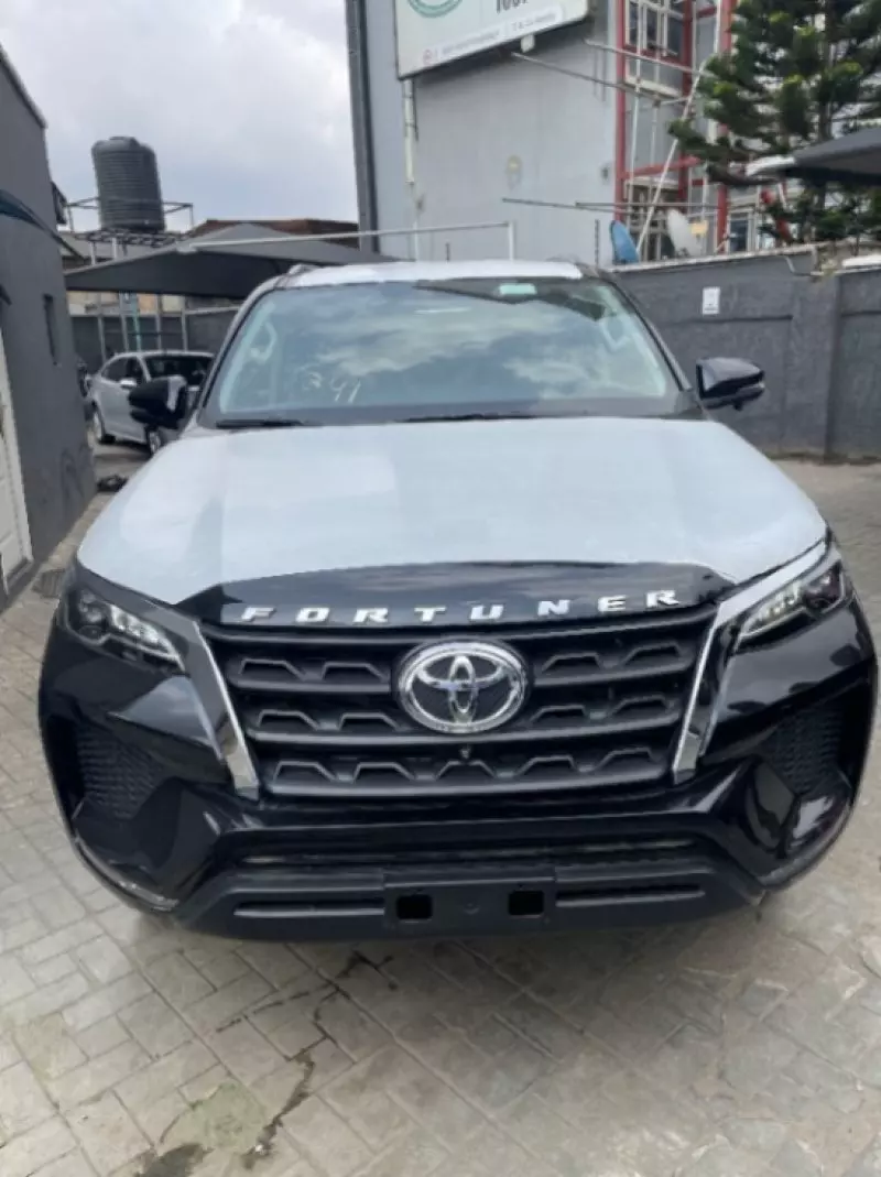 Toyota Fortuner   - 2025
